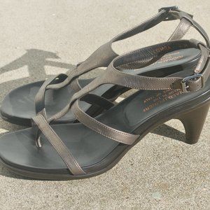 Donald J Pliner sandals Made in Italy Size 8